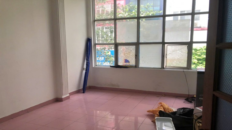 Cho thuê MBKD nhà hàng MP  Phố Vọng- HBT DT  40 m2 - 3 tầng- Mt 4 m - Giá 26 Triệu (CTL)